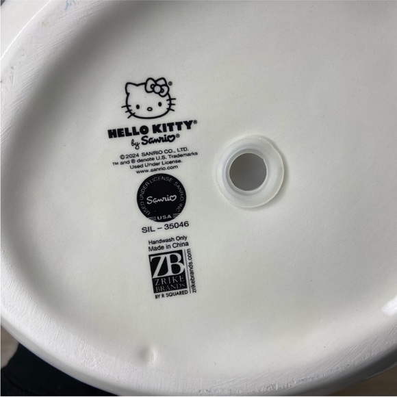 Hello Kitty Ceramic Handpainted Planter
NWT 2024 - Picture 5 of 6